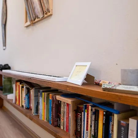 アパート Chic Urban Getaway In Center By Flat Mаnager